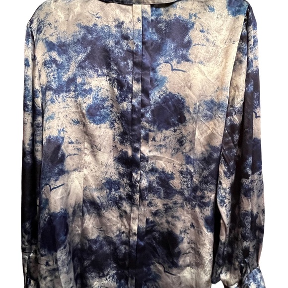 Ladies size 18W long sleeve blouse Jones New York Blue and Silver satin material - Picture 3 of 3